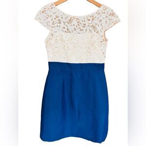 Kay Unger ivory lace/ navy blue cocktail dress size 10.